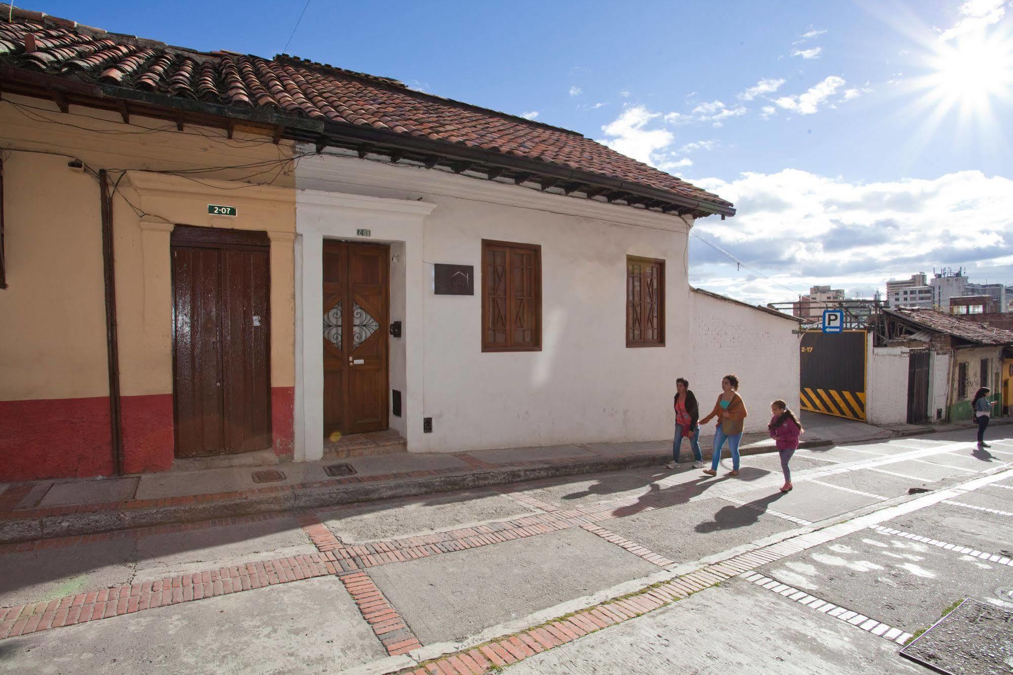 Arche Noah Boutique Hostel Bogota Exterior photo